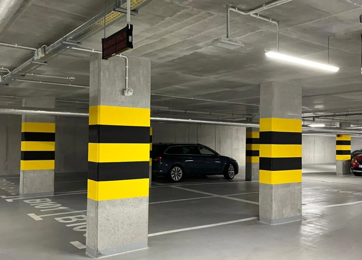 Warsaw Airport Wyscigi - City And Green View Apartment With Underground Garage