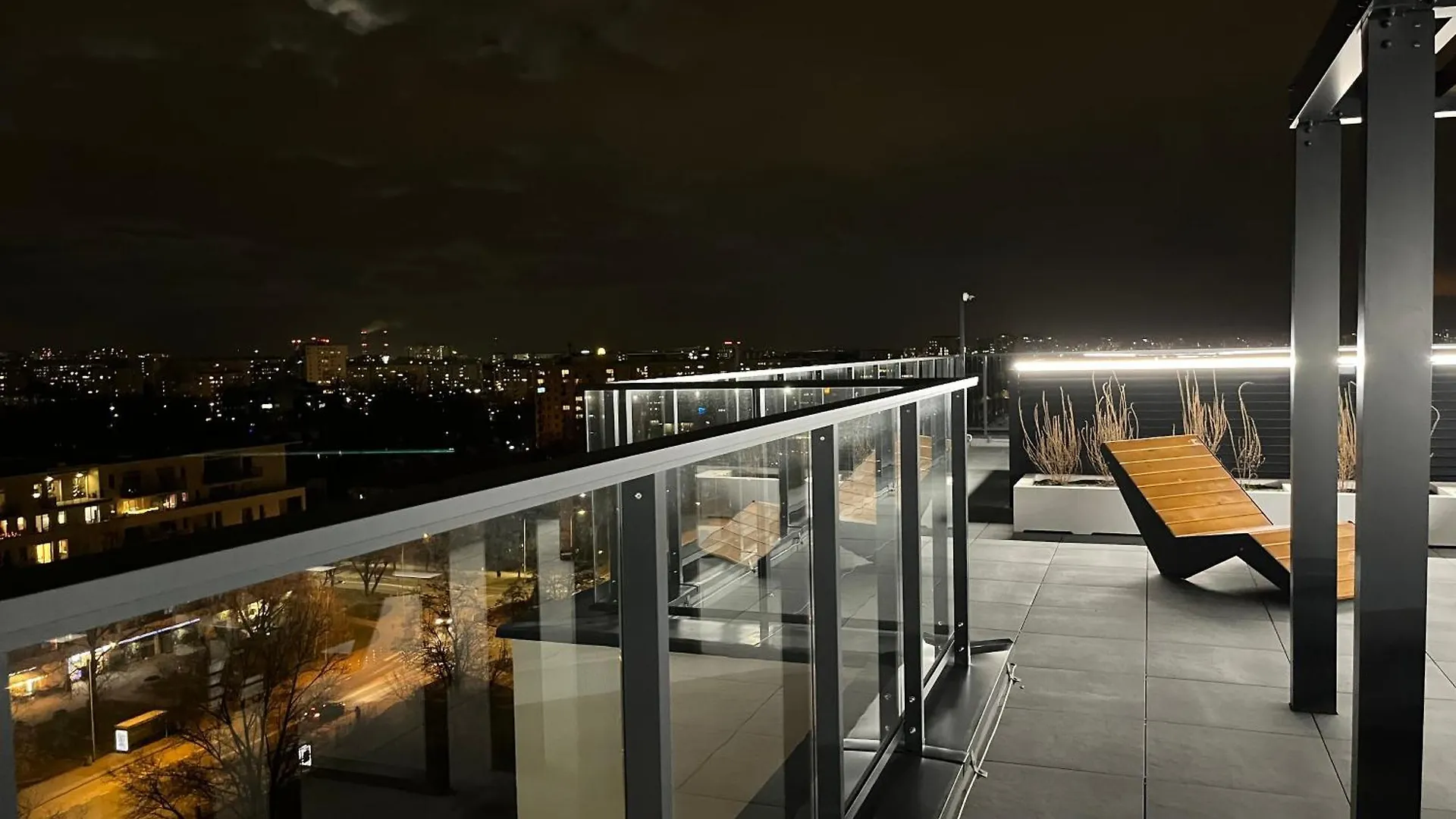Warsaw Airport Wyscigi - City And Green View Apartment With Underground Garage