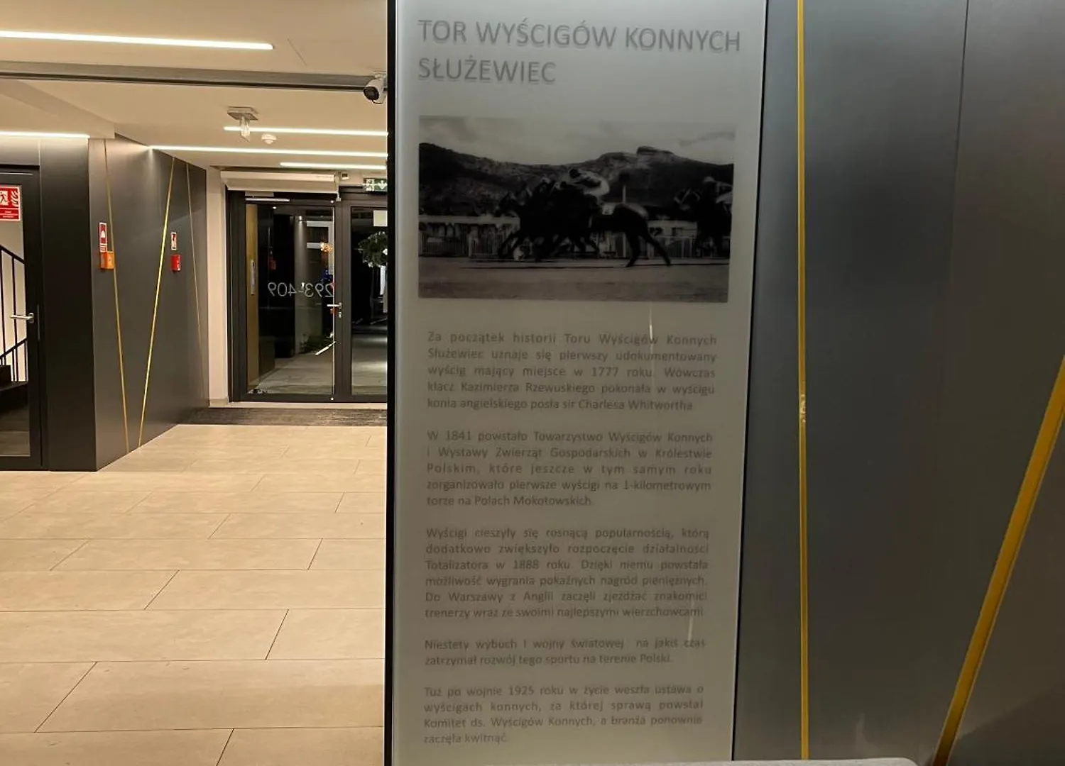 Warsaw Airport Wyscigi - City And Green View Apartment With Underground Garage 0*,  Poland